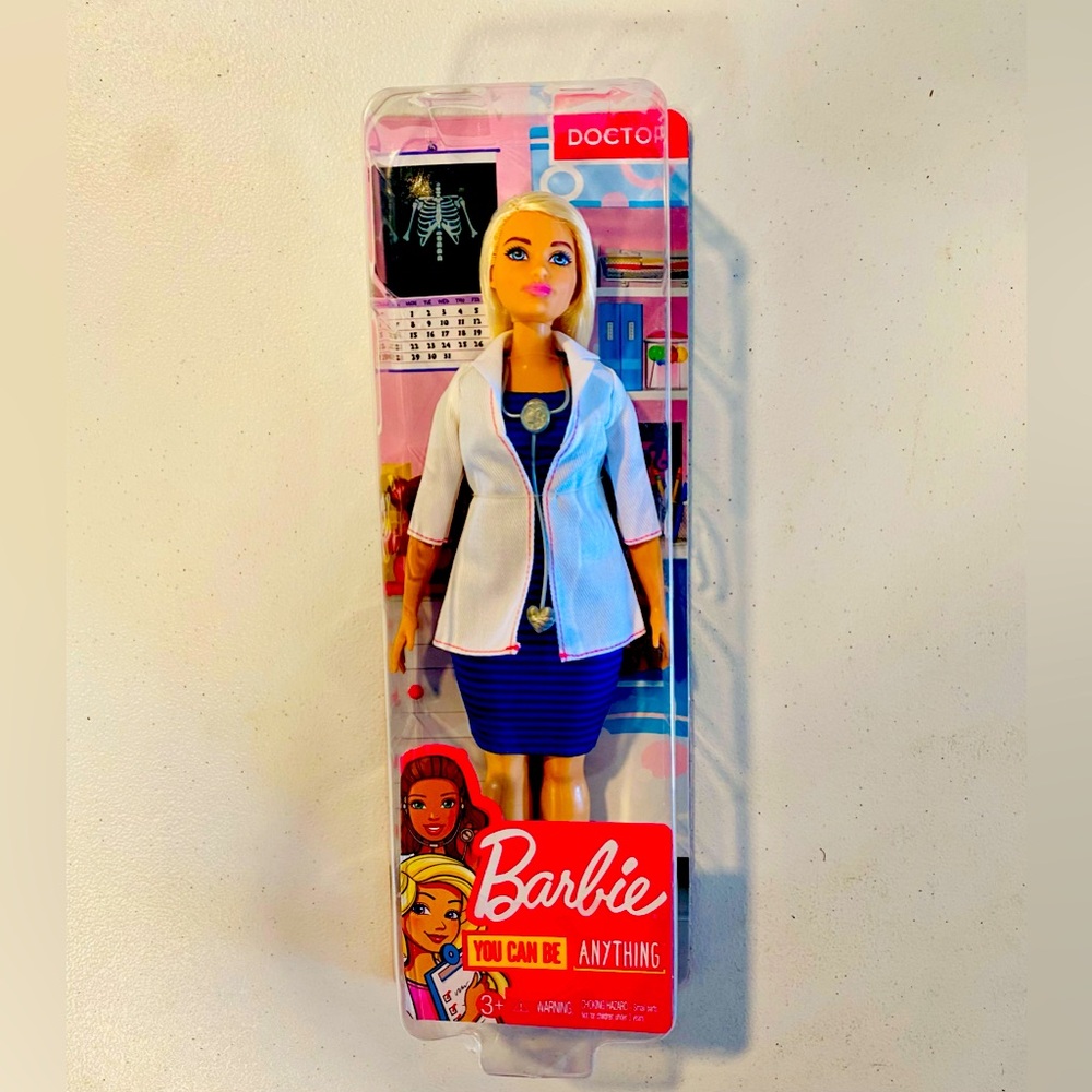 2018 Barbie Doctor
